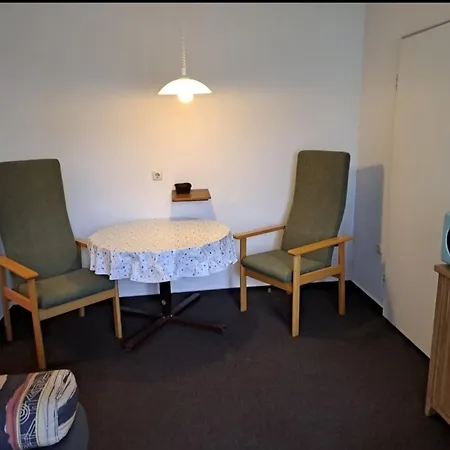 Kuchinke 1-0-1 Apartment *
